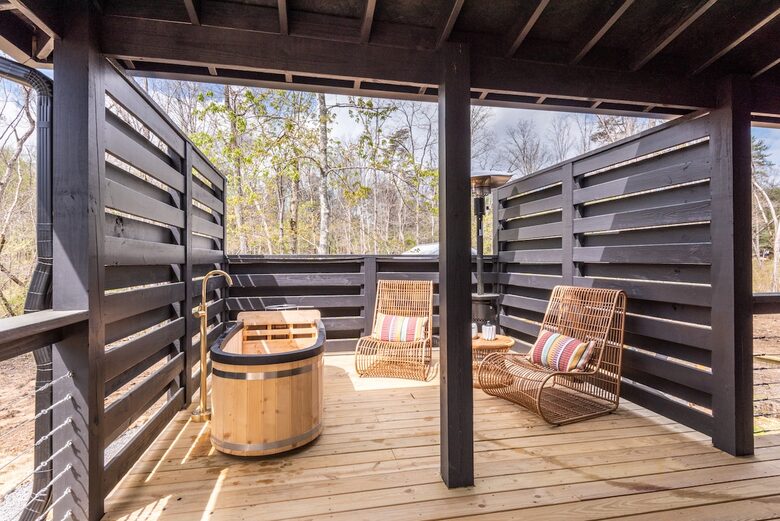 Tracy City Tiny Home Haven with Creek Views and Modern Comfort - Tracy City, Tennessee