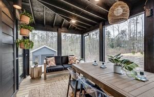 Tracy City Tiny Home Haven with Creek Views and Modern Comfort - Tracy City, Tennessee