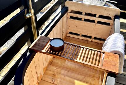 Tracy City Tiny Home Haven with Creek Views and Modern Comfort - Tracy City, Tennessee