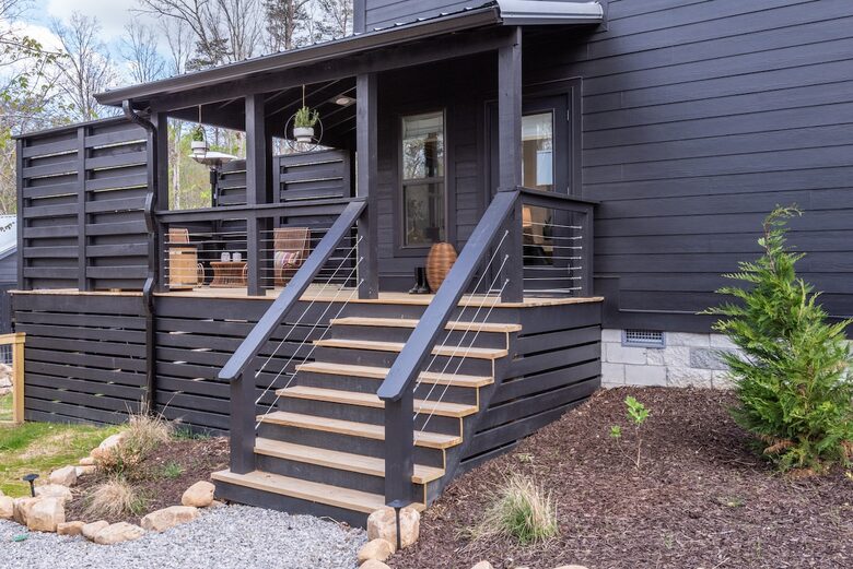 Tracy City Tiny Home Haven with Creek Views and Modern Comfort - Tracy City, Tennessee