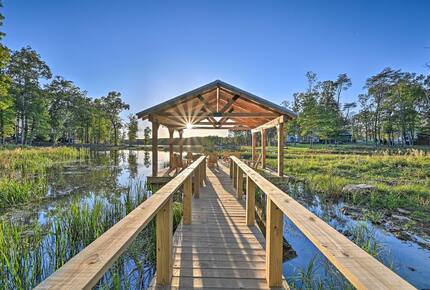 Tracy City Tiny Home Haven with Creek Views and Modern Comfort - Tracy City, Tennessee