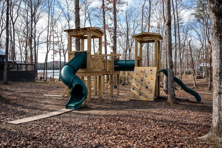 Tracy City Tiny Home Haven with Creek Views and Modern Comfort - Tracy City, Tennessee