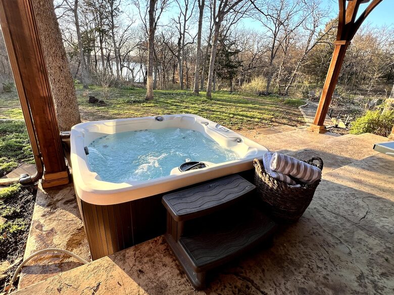 Elegant Lake & Country Haven - Little Elm, Texas