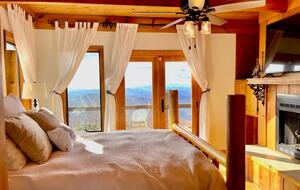 Three-State Views from a Mountain Haven - Beech Mountain, North Carolina