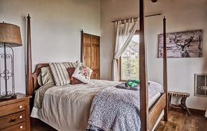 Three-State Views from a Mountain Haven - Beech Mountain, North Carolina