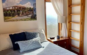 Three-State Views from a Mountain Haven - Beech Mountain, North Carolina