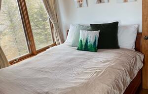 Three-State Views from a Mountain Haven - Beech Mountain, North Carolina