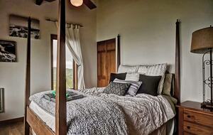 Three-State Views from a Mountain Haven - Beech Mountain, North Carolina