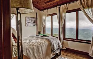 Three-State Views from a Mountain Haven - Beech Mountain, North Carolina