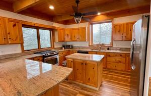 Three-State Views from a Mountain Haven - Beech Mountain, North Carolina