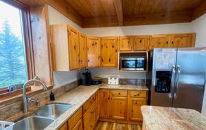 Three-State Views from a Mountain Haven - Beech Mountain, North Carolina