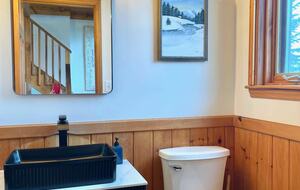 Three-State Views from a Mountain Haven - Beech Mountain, North Carolina