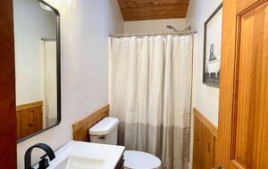 Three-State Views from a Mountain Haven - Beech Mountain, North Carolina