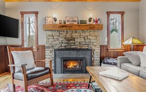 Cozy Cabin with River Views Near Okemo - Proctorsville, Vermont