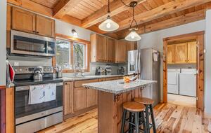 Cozy Cabin with River Views Near Okemo - Proctorsville, Vermont