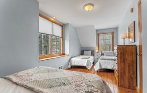 Cozy Cabin with River Views Near Okemo - Proctorsville, Vermont