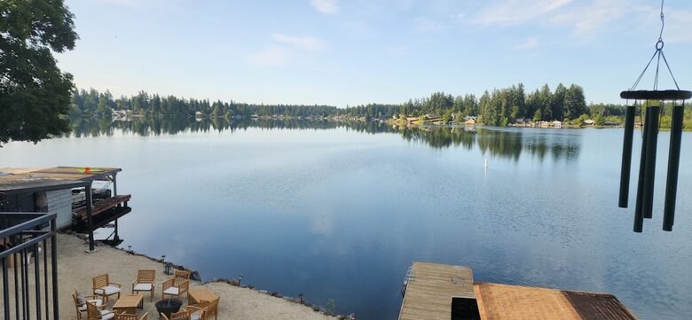 Peaceful Two-Level Retreat Near Mount Rainier - Spanaway, Washington