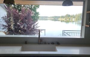 Peaceful Two-Level Retreat Near Mount Rainier - Spanaway, Washington