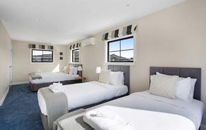 Wainui Estate | Grand Luxury Near the Coast - Wainui, New Zealand