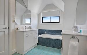 Wainui Estate | Grand Luxury Near the Coast - Wainui, New Zealand