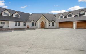 Wainui Estate | Grand Luxury Near the Coast - Wainui, New Zealand