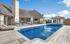 Wainui Estate | Grand Luxury Near the Coast - Wainui, New Zealand