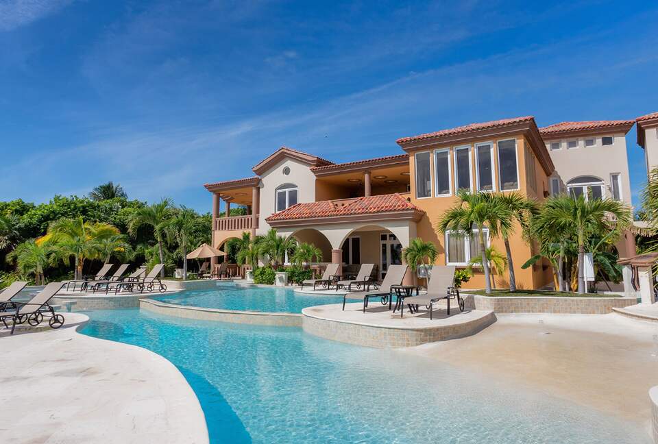 Oceanfront Elegance on Ambergris Caye - San Pedro, Belize