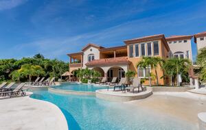 Oceanfront Elegance on Ambergris Caye - San Pedro, Belize
