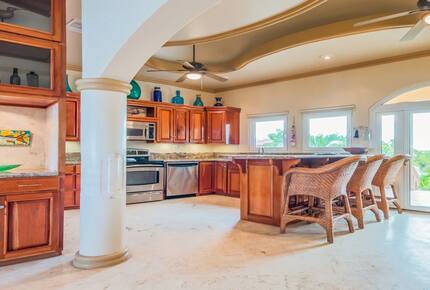 Oceanfront Elegance on Ambergris Caye - San Pedro, Belize