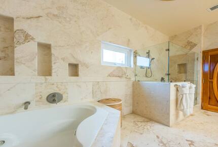 Oceanfront Elegance on Ambergris Caye - San Pedro, Belize