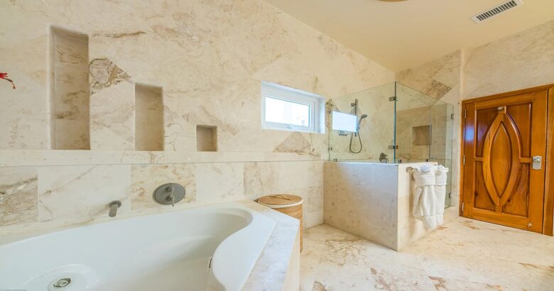 Oceanfront Elegance on Ambergris Caye - San Pedro, Belize