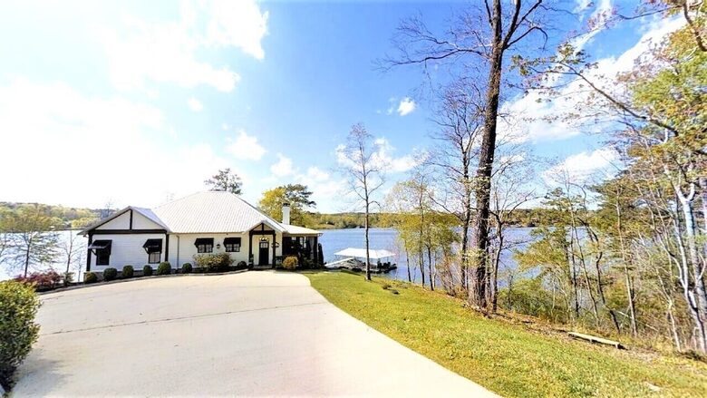 Graceful Living at Rocky Springs Lakefront - Bremen, Alabama