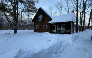 Cozy Cabin with River Views Near Okemo - Proctorsville, Vermont