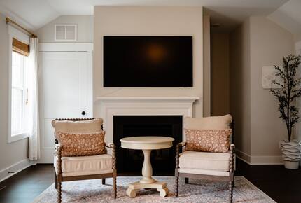 Welcoming Cottage Steps from Local Favorites - Winston-Salem, North Carolina