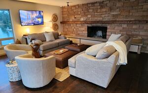 Peaceful Two-Level Retreat Near Mount Rainier - Spanaway, Washington