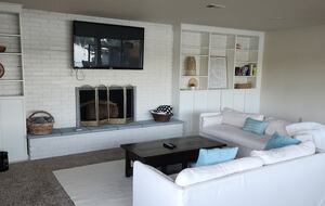 Peaceful Two-Level Retreat Near Mount Rainier - Spanaway, Washington