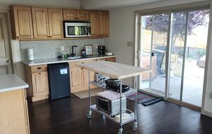 Peaceful Two-Level Retreat Near Mount Rainier - Spanaway, Washington