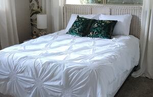 Peaceful Two-Level Retreat Near Mount Rainier - Spanaway, Washington