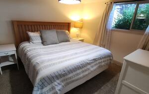 Peaceful Two-Level Retreat Near Mount Rainier - Spanaway, Washington