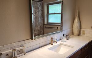 Peaceful Two-Level Retreat Near Mount Rainier - Spanaway, Washington