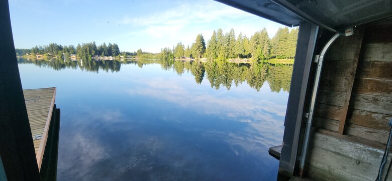Peaceful Two-Level Retreat Near Mount Rainier - Spanaway, Washington