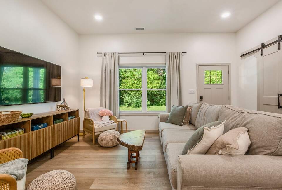 Warm & Welcoming Cottage in the Heart of Horse Country - Simpsonville, Kentucky