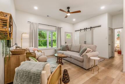 Warm & Welcoming Cottage in the Heart of Horse Country - Simpsonville, Kentucky