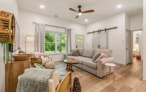 Warm & Welcoming Cottage in the Heart of Horse Country - Simpsonville, Kentucky