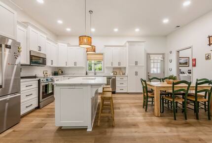 Warm & Welcoming Cottage in the Heart of Horse Country - Simpsonville, Kentucky
