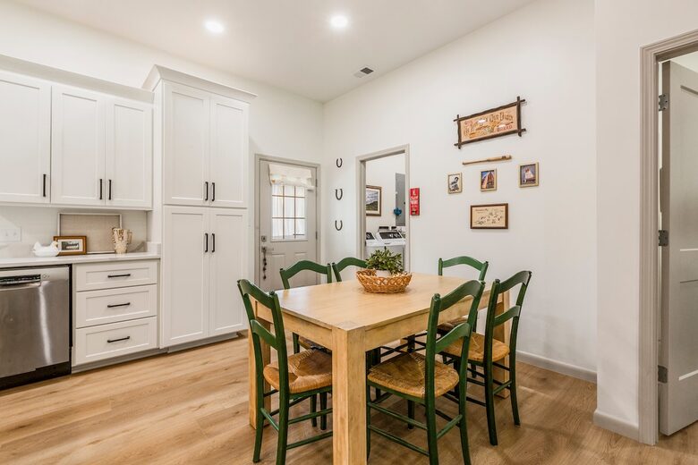 Warm & Welcoming Cottage in the Heart of Horse Country - Simpsonville, Kentucky