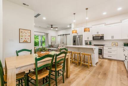 Warm & Welcoming Cottage in the Heart of Horse Country - Simpsonville, Kentucky