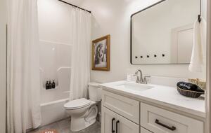 Warm & Welcoming Cottage in the Heart of Horse Country - Simpsonville, Kentucky