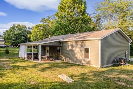 Warm & Welcoming Cottage in the Heart of Horse Country - Simpsonville, Kentucky