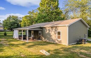 Warm & Welcoming Cottage in the Heart of Horse Country - Simpsonville, Kentucky